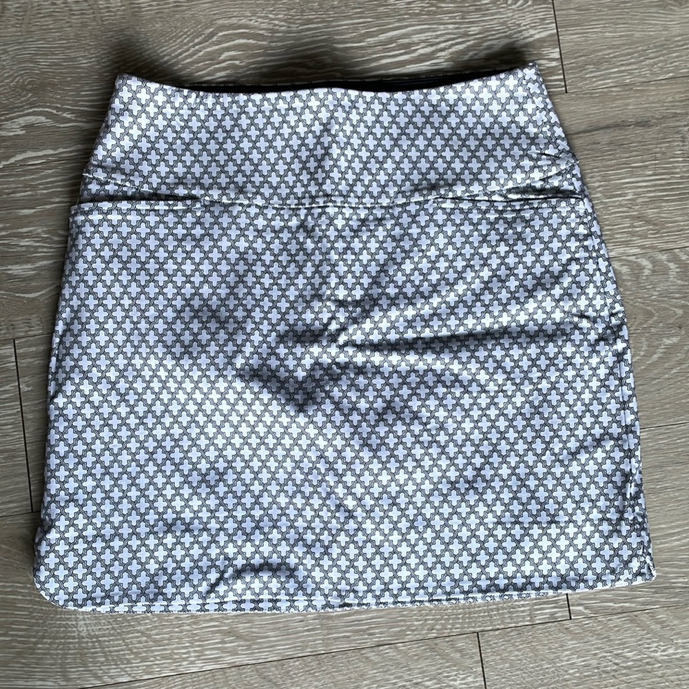 NEW S.C. & CO. Fashionable Skort